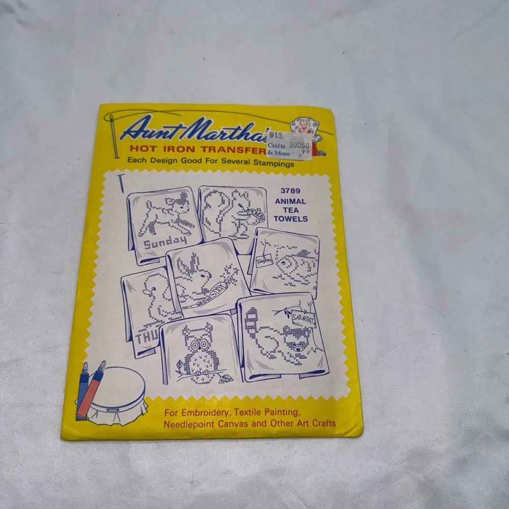 New!! Aunt Martha's Hot Iron Transfer Animal Tea Towels
